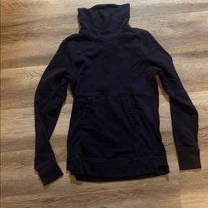Lululemon navy turtle neck pull over